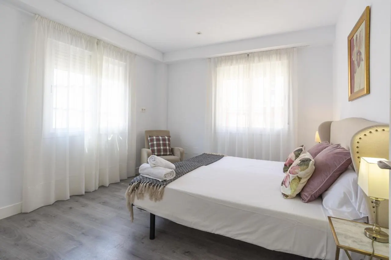 Soho Premium 4 Bedrooms Apartment Málaga 0*,