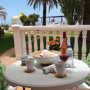 madre-tierra-apartment.adeje-hotels.com/